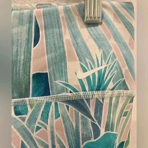 NIKE Blue/green/white/pink tropical print tights in Sz XS | Worn Once - Picture 5 of 8